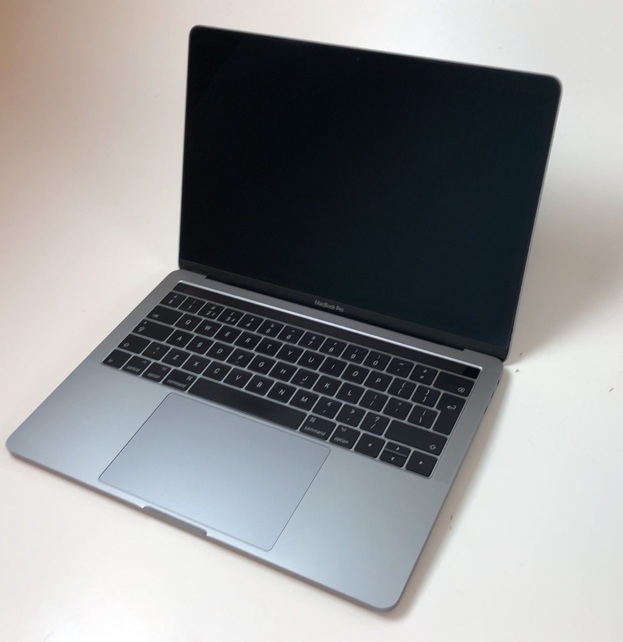 MacBook Apple MacBook Pro Touch Bar 13 i5 2 Ghz 16 Go RAM 512 Go SSD Gris Sidéral 2020