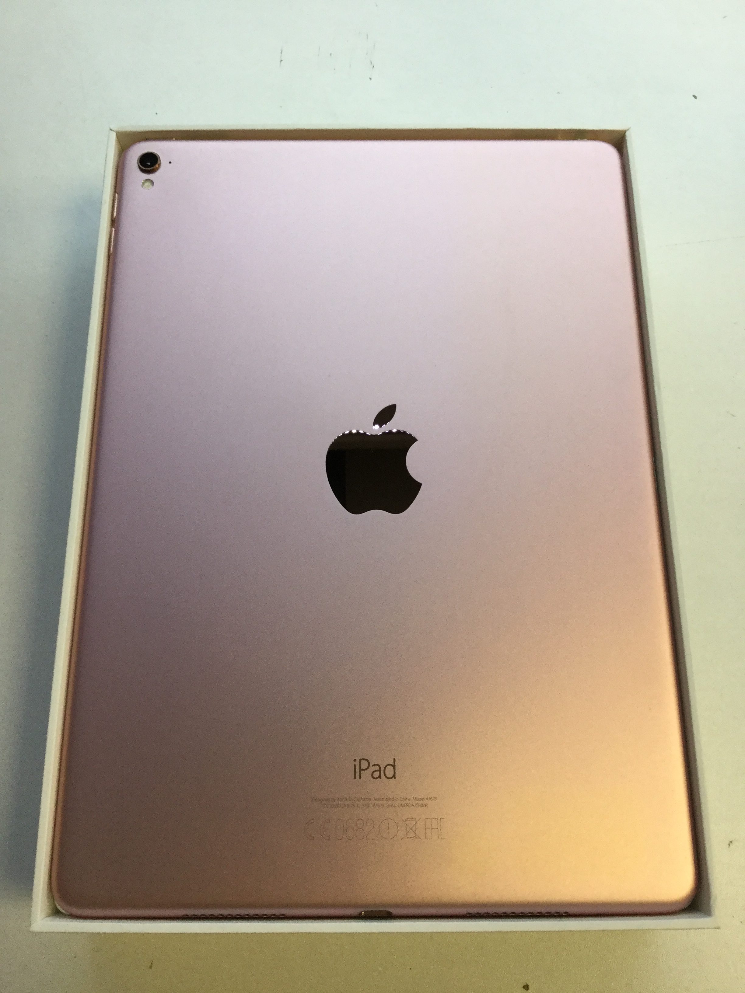iPad Pro 9.7インチ 128GBWifi版 ローズゴールド-