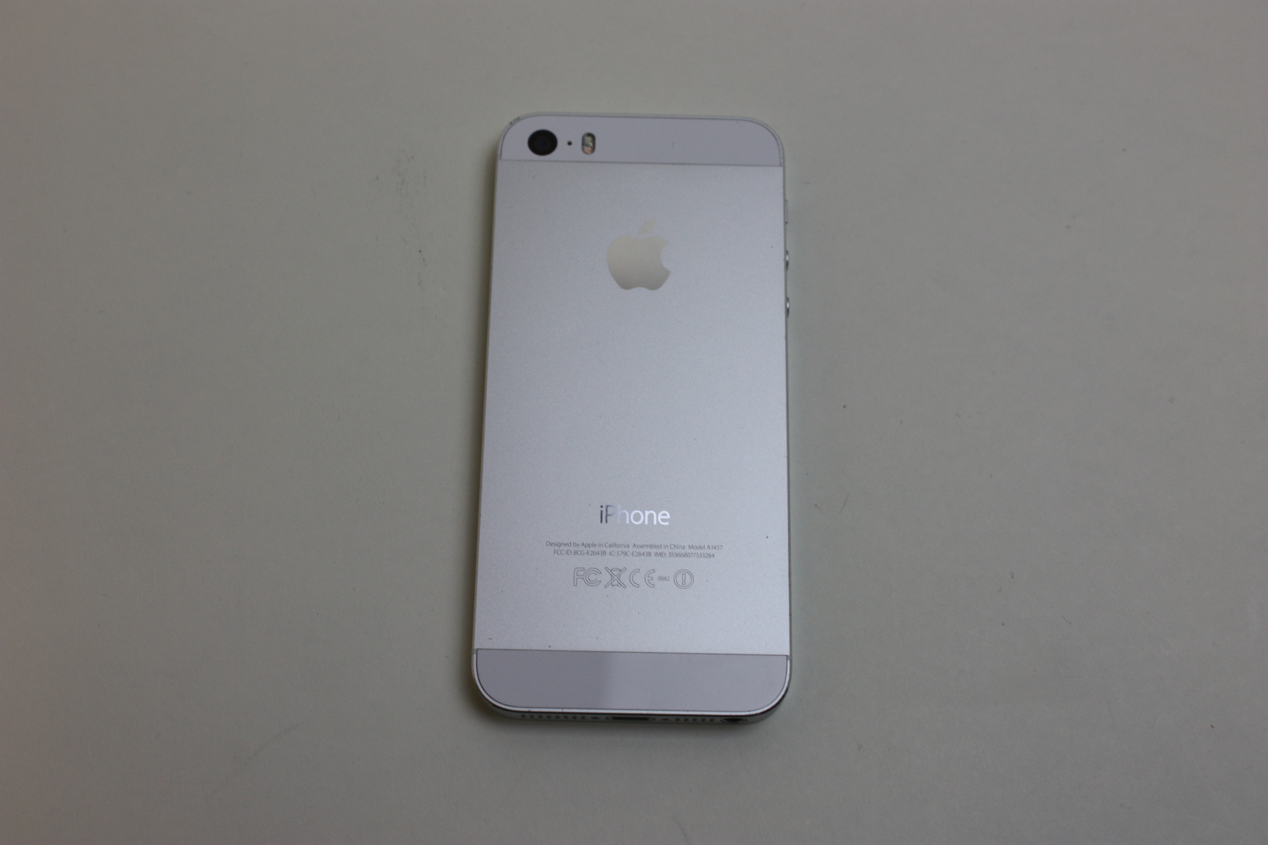iPhone 5S mResell Good Condition and Free Delivery