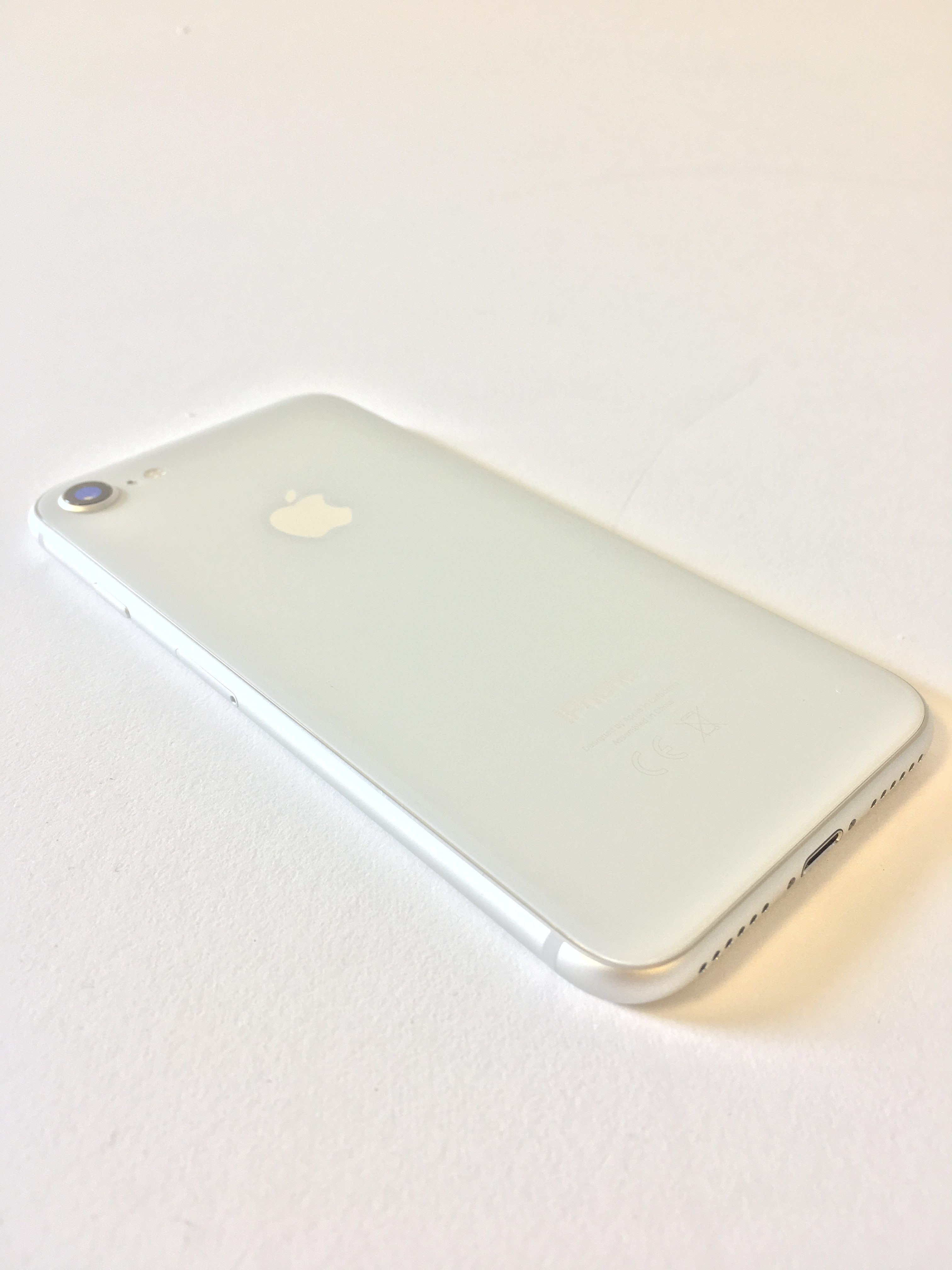 iPhone 8 64GB / silver - mResell.co.uk