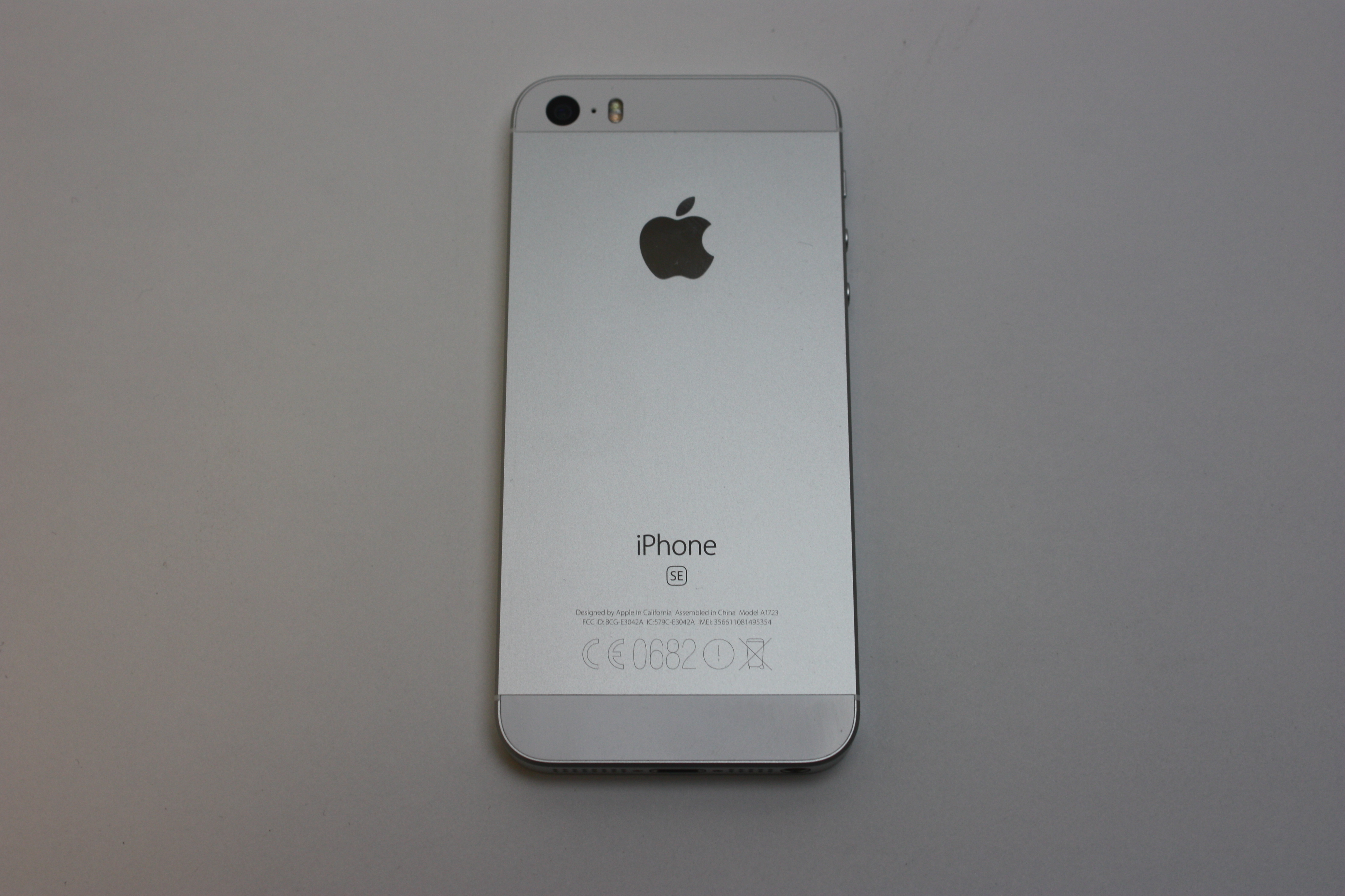 Iphone Se Mresell Good Condition And Free Delivery