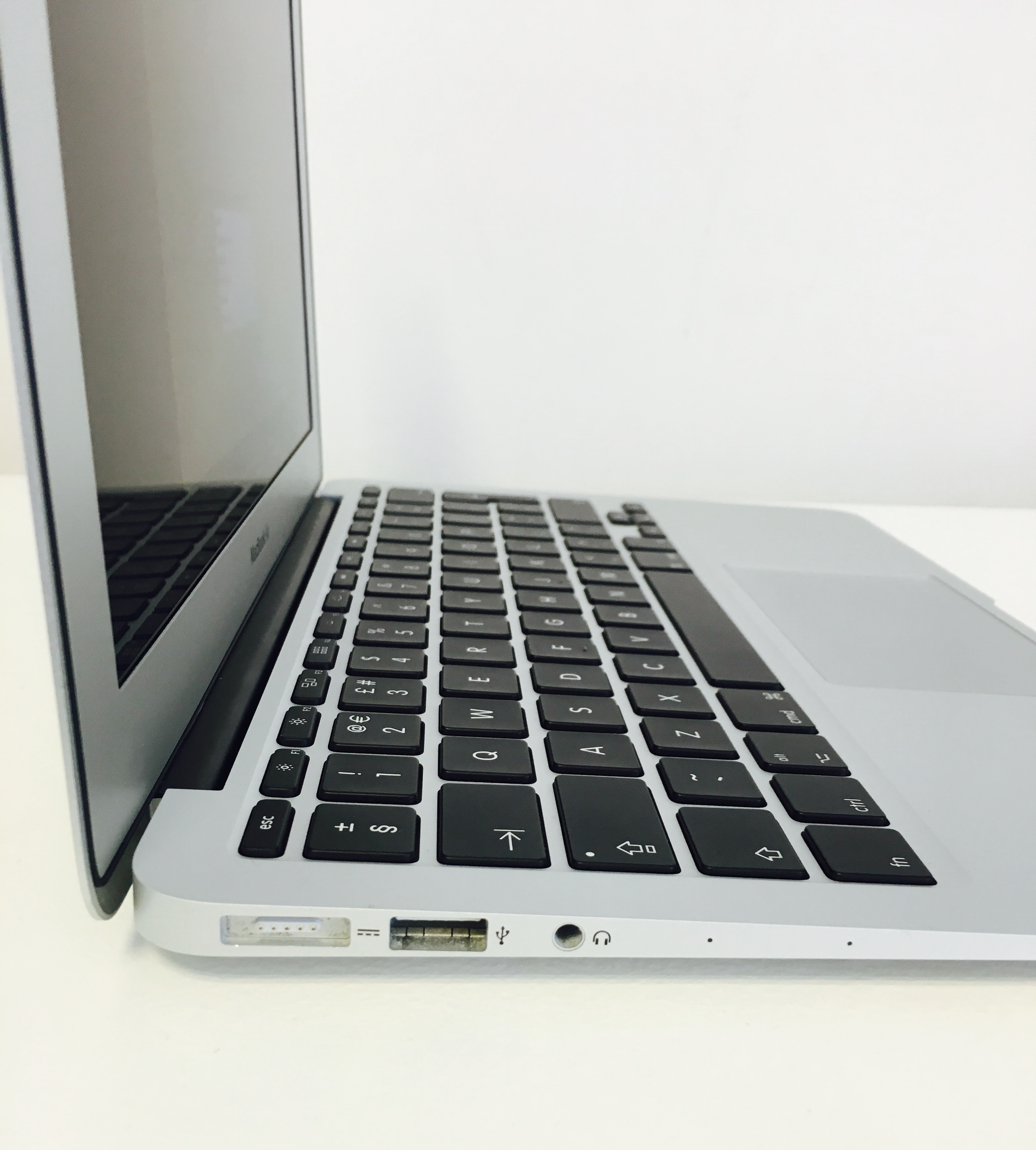 Refurbished MacBook Air 11" 1.4 GHz Core I5 (I5-4260U) / 4 GB 1600 MHz ...