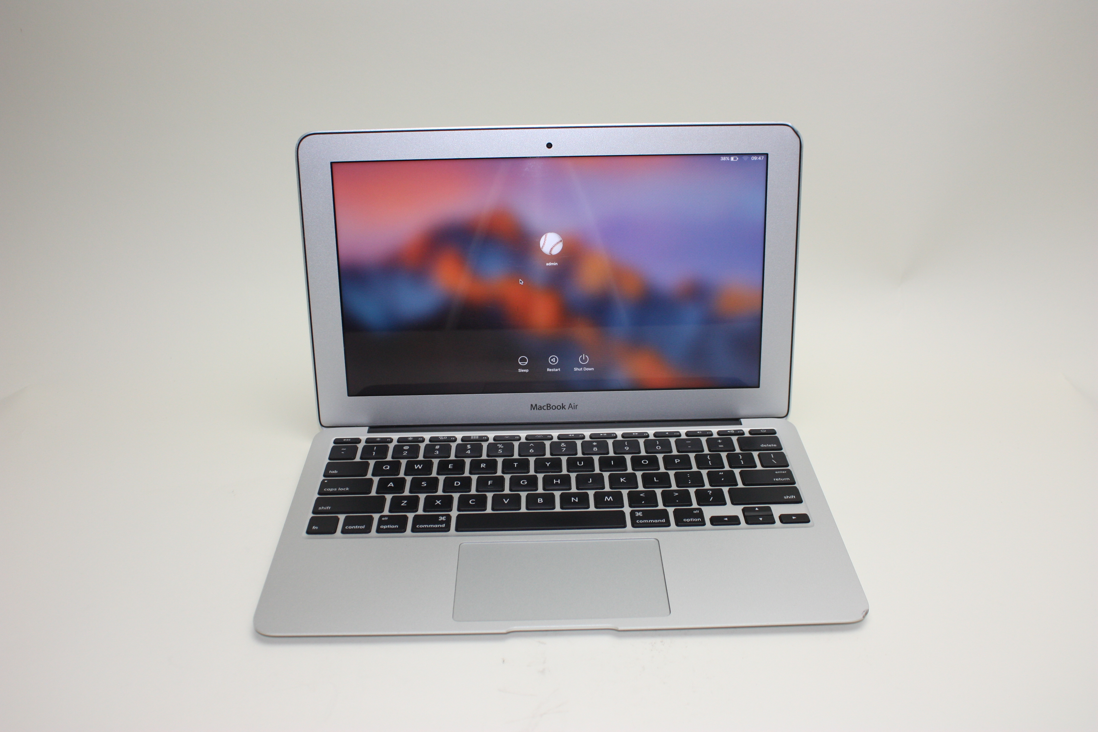 Refurbished MacBook Air 11" 1.6 GHz Core I5 (I5-2467M) / 2 GB 1333 MHz ...