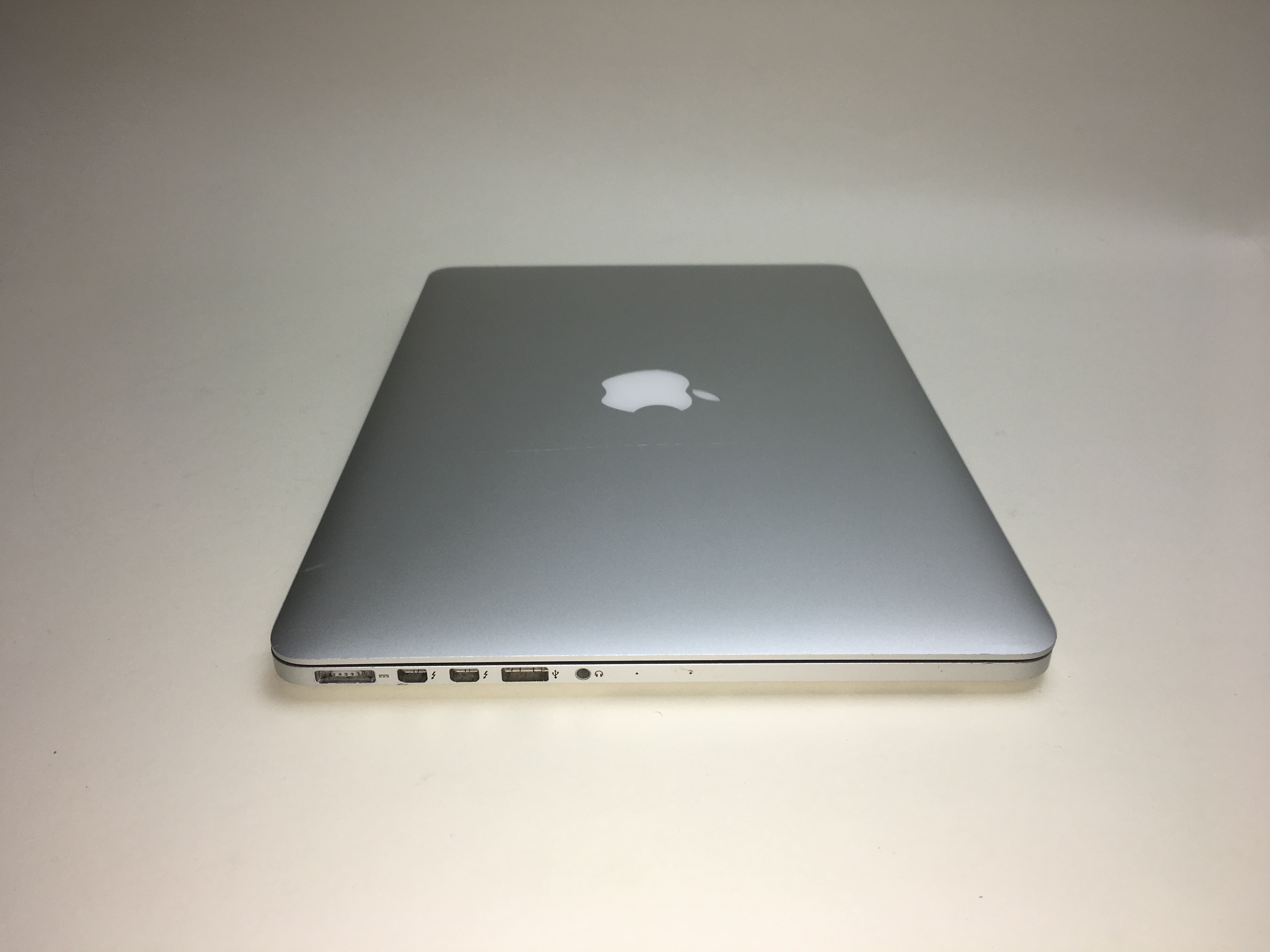 MacBook Pro Retina 13" | mResell | Free Delivery
